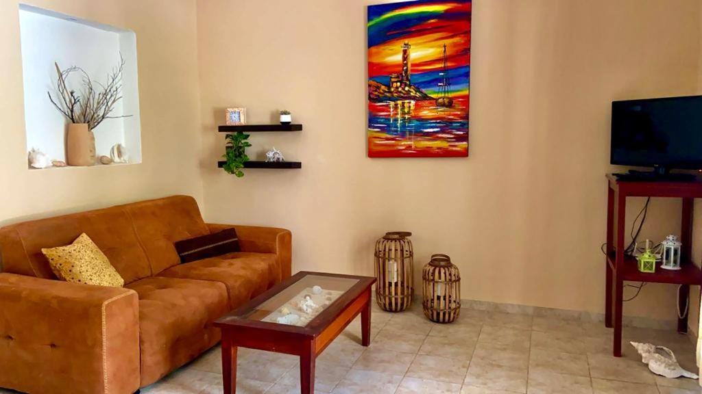 Beachfront Apartment With Swimming Pool. One Bedroom Celestun Bagian luar foto