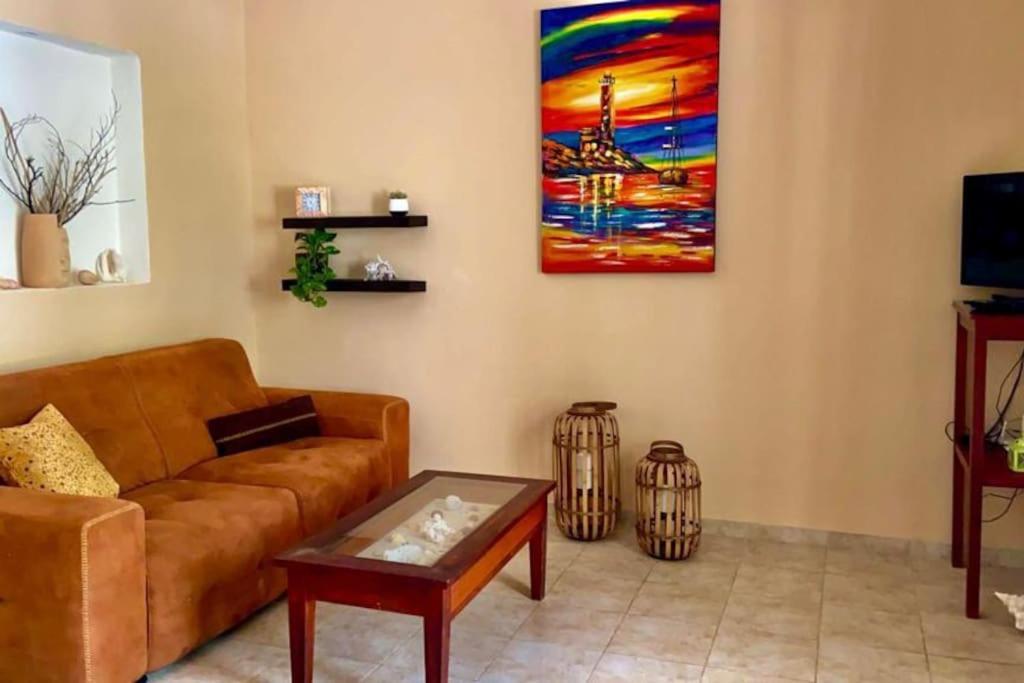 Beachfront Apartment With Swimming Pool. One Bedroom Celestun Bagian luar foto